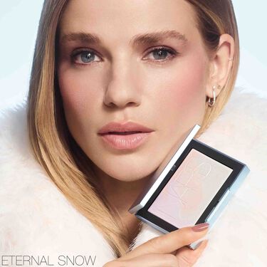 LIGHT REFLECTING&trade; PRISMATIC POWDER, NARS Ciprie